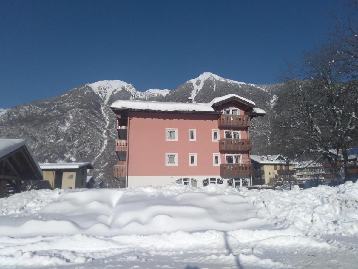Hotel Garni Al Nardis Carisolo Exterior photo