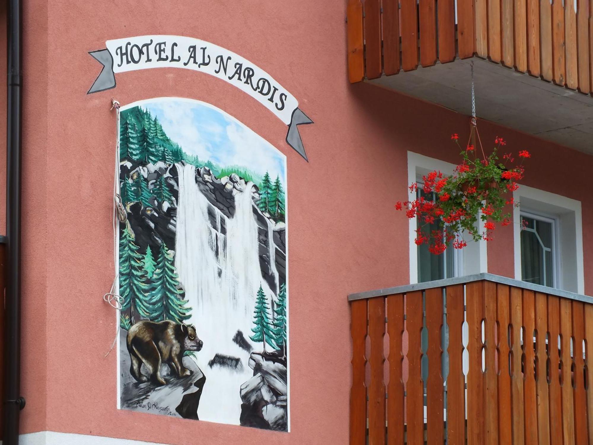 Hotel Garni Al Nardis Carisolo Exterior photo