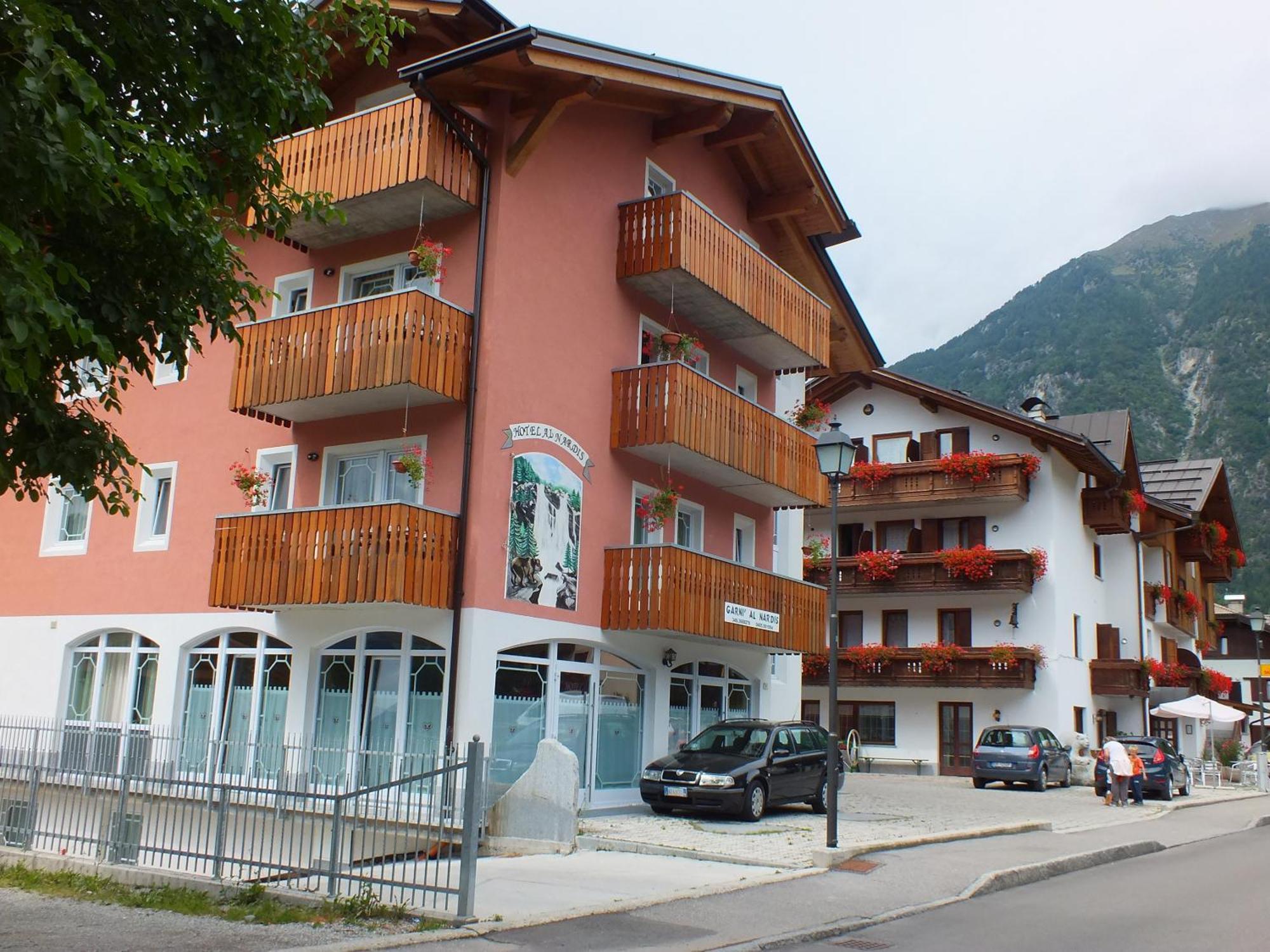 Hotel Garni Al Nardis Carisolo Exterior photo