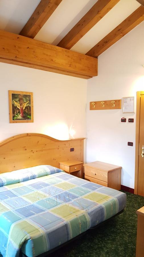 Hotel Garni Al Nardis Carisolo Exterior photo