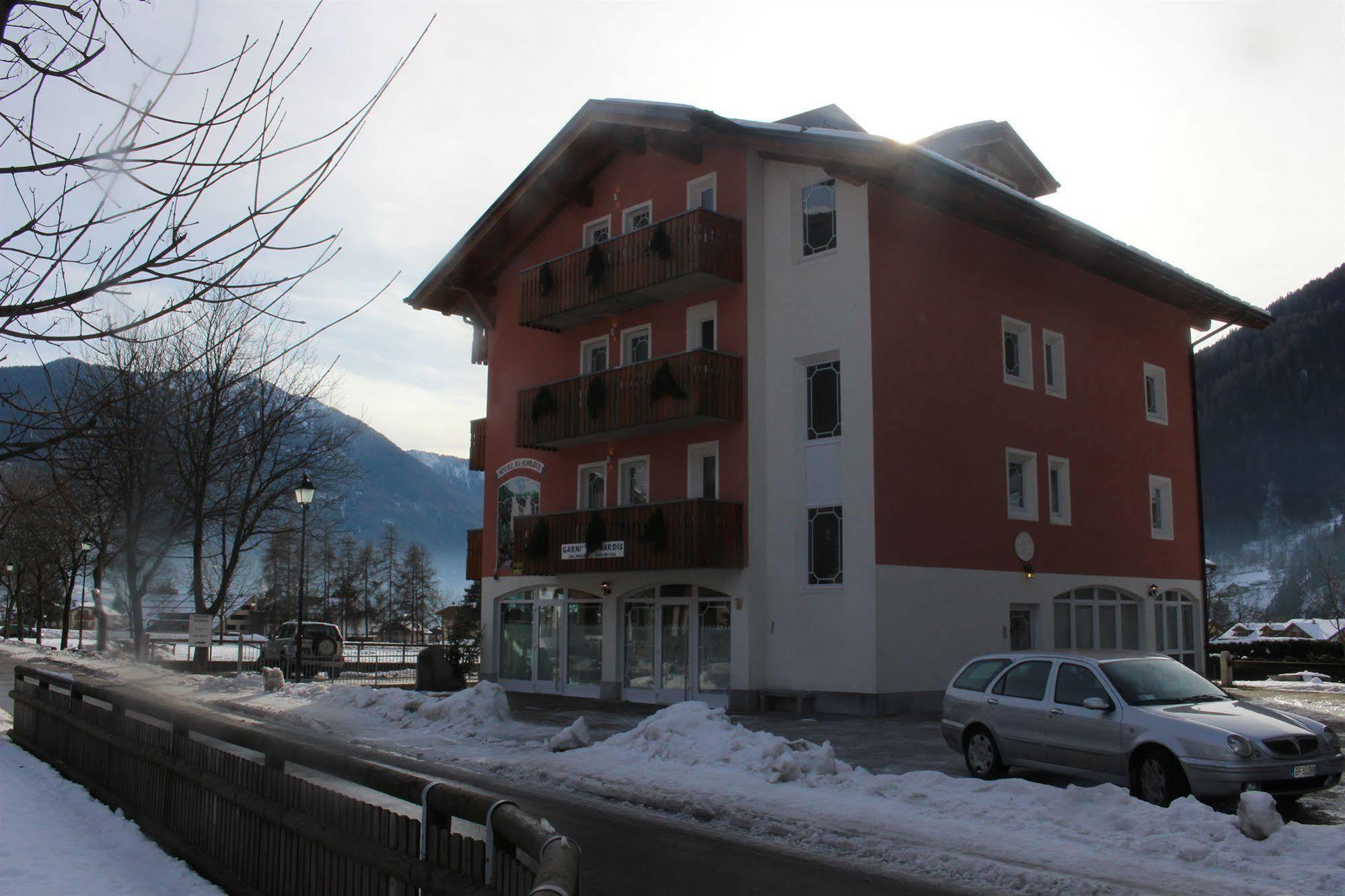 Hotel Garni Al Nardis Carisolo Exterior photo