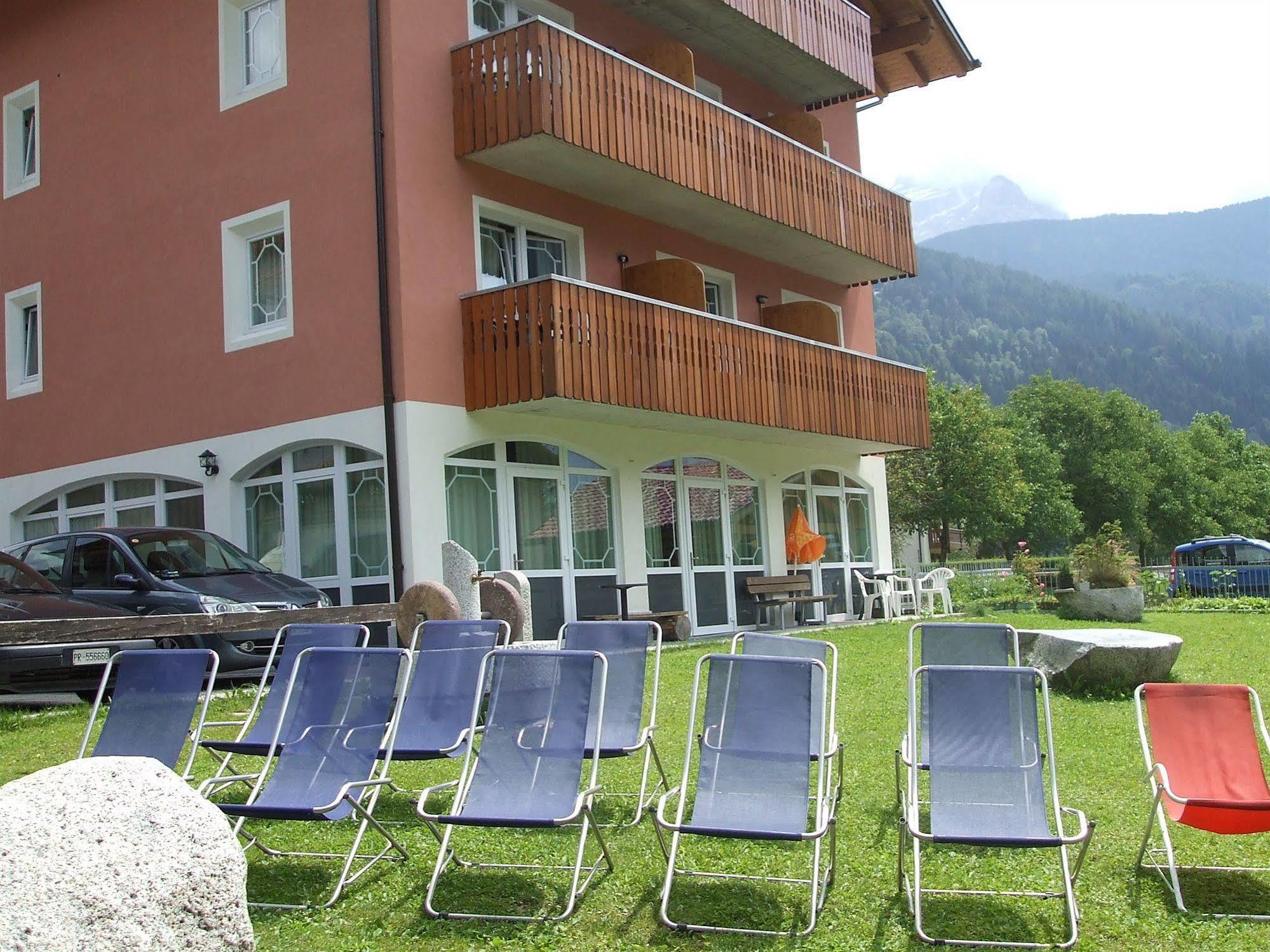 Hotel Garni Al Nardis Carisolo Exterior photo