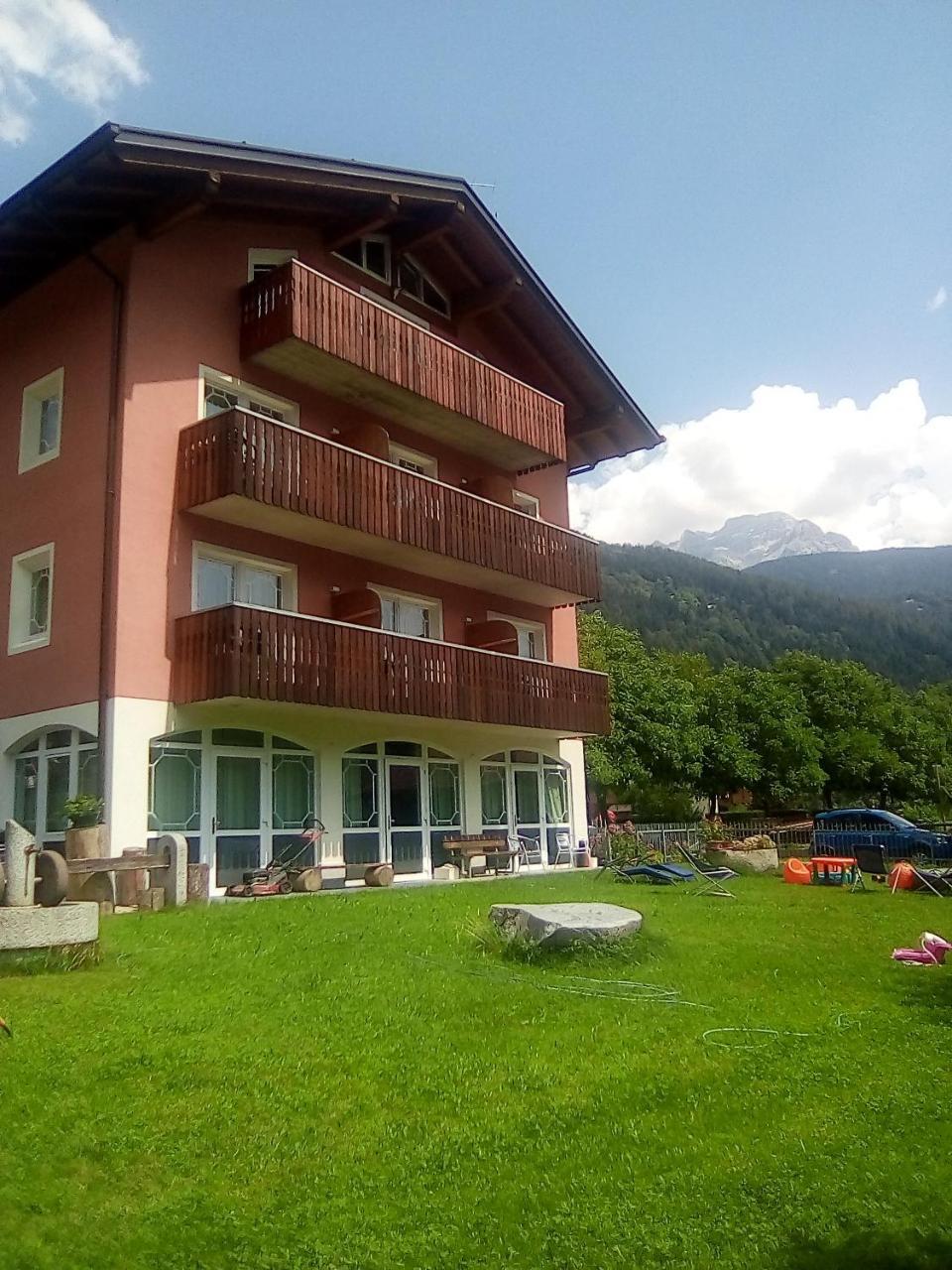 Hotel Garni Al Nardis Carisolo Exterior photo