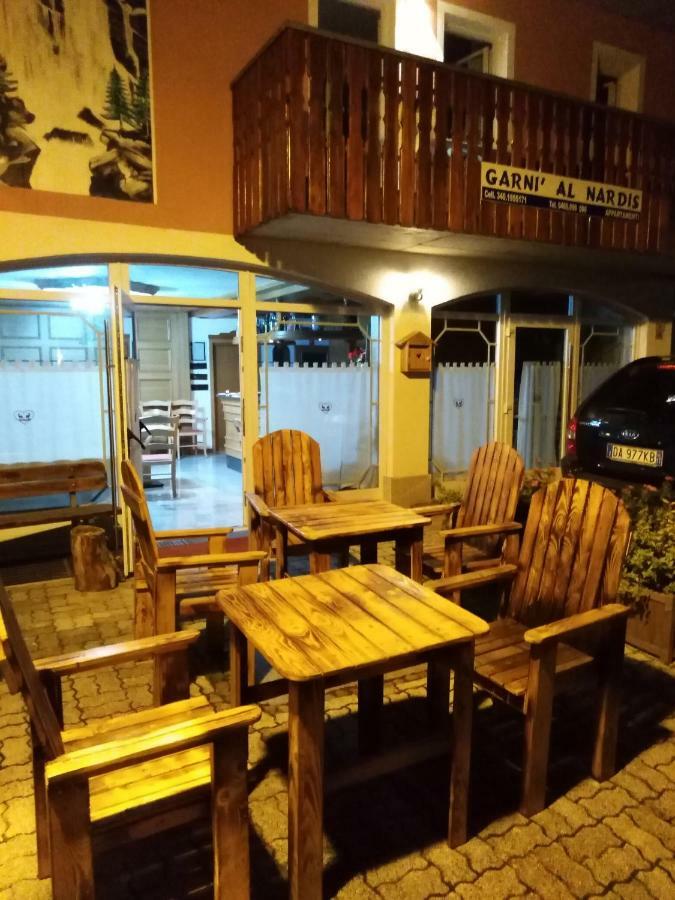 Hotel Garni Al Nardis Carisolo Exterior photo